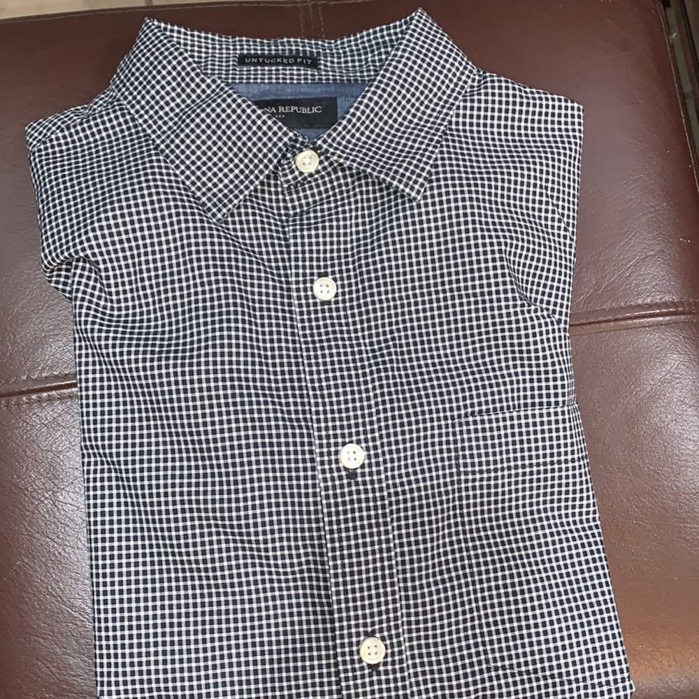 Banana Republic Untucked Fit Shirt